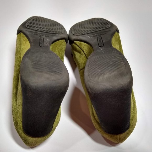 Aerosoles wedges olive green suede and black rubber with bow size 8 - Picture 6 of 7